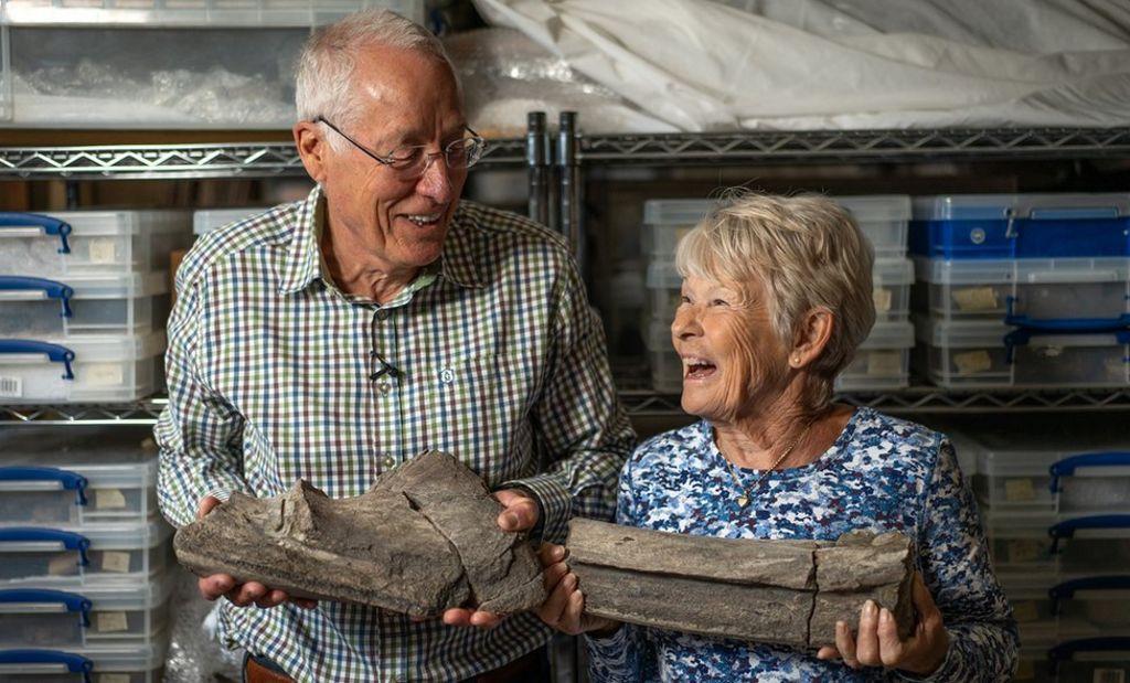 Paul de la Salle y su esposa Carol buscan fósiles juntos.