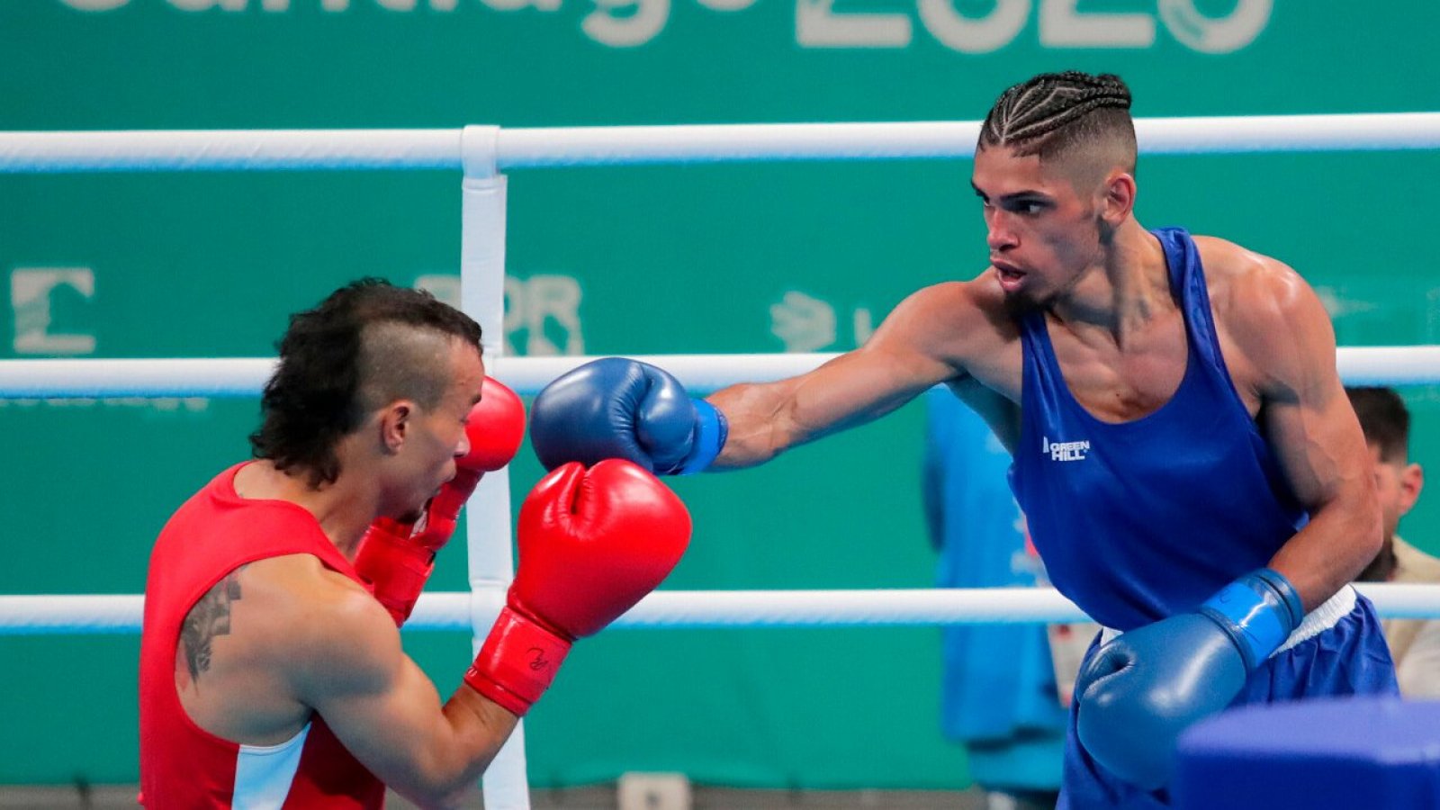 Juan Reyes (Guatemala) versus Lucas Fernandez (Uruguay). Boxing Santiago 2023 Pan American Games