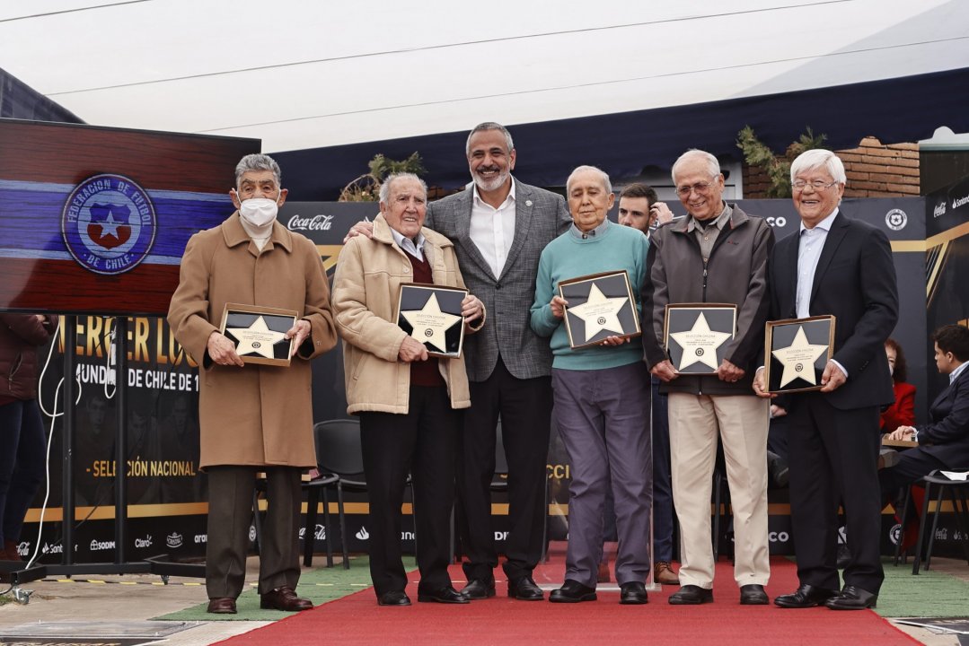 Integrantes del plantel que consiguió el histórico tercer lugar en el Mundial de 1962 fueron homenajeados en el Paseo de la Fama de la ANFP