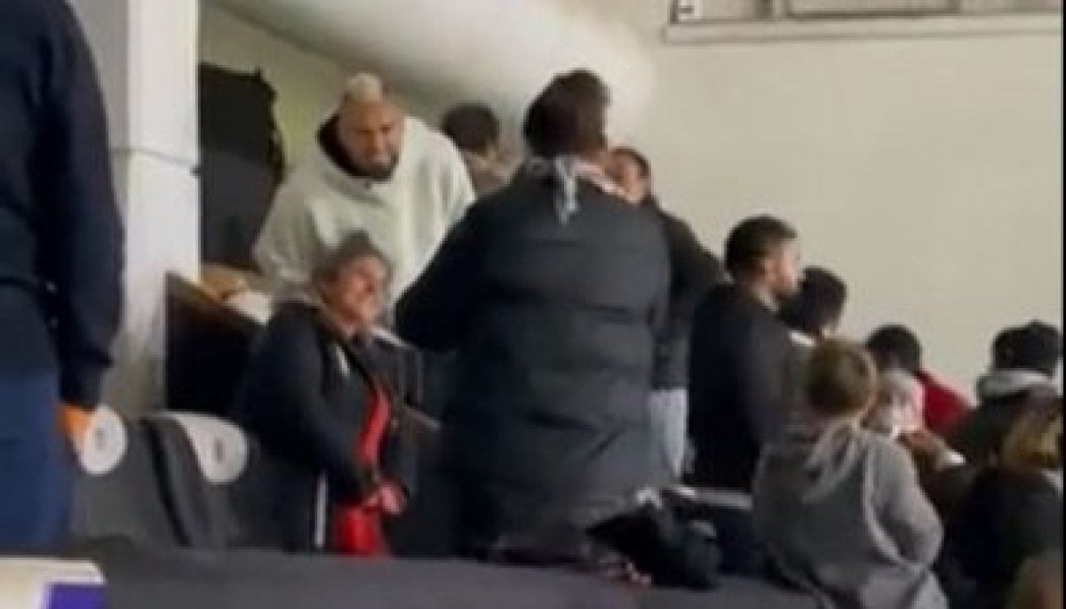 Arturo Vidal y Elías Figueroa fueron recibidos como cracks en el