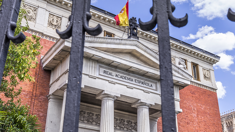 La sede de la Real Academia Española en Madrid, España.