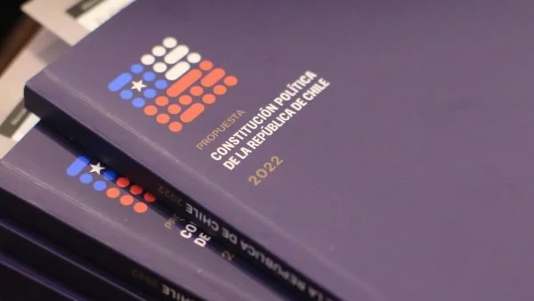 Data Influye: Apruebo sube al 43% y Rechazo al 48% a menos de un mes del plebiscito