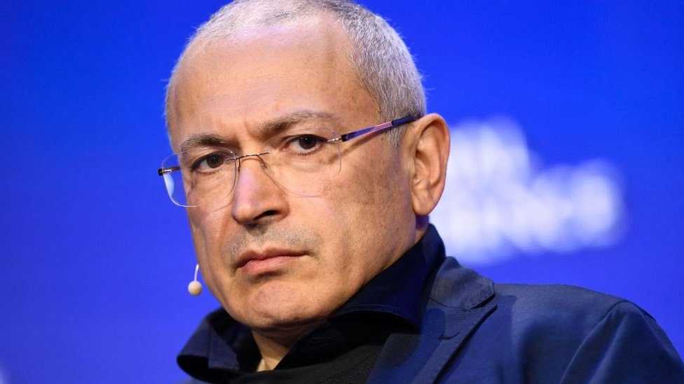 Mijaíl Jodorkovsky pasó 10 años en prisión y trabajos forzados después de pelearse con el Kremlin.
