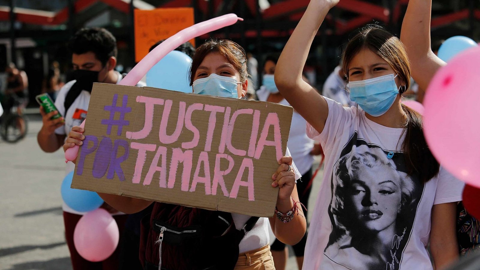 Imágenes de protesta exigiendo justicia para Tamara Moya