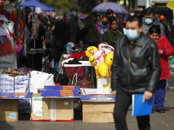 Comercio ambulante en el centro de Santiago
