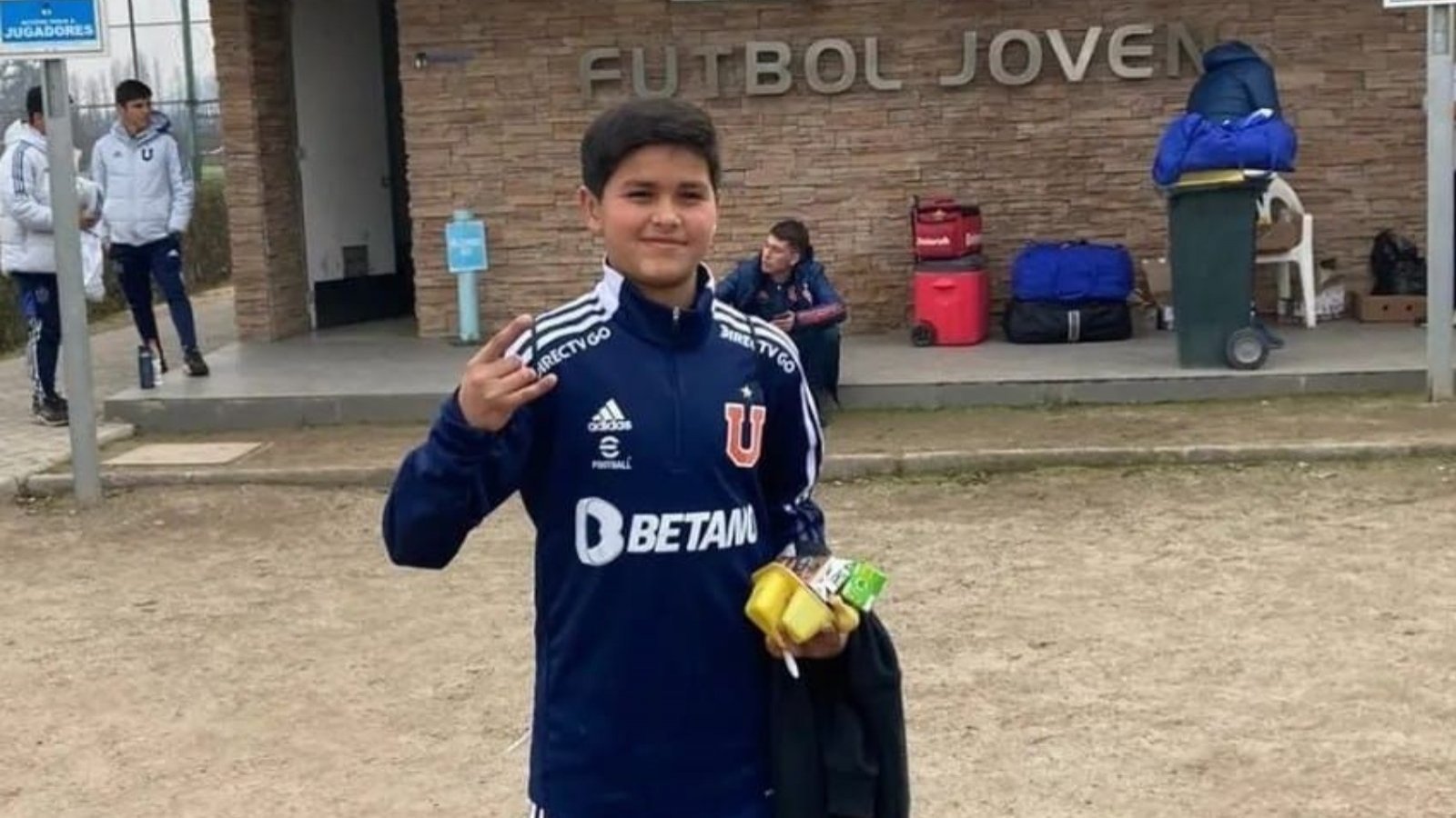 Aníbal Ortiz, arquero de la categoría Sub 12 de la Universidad de Chile