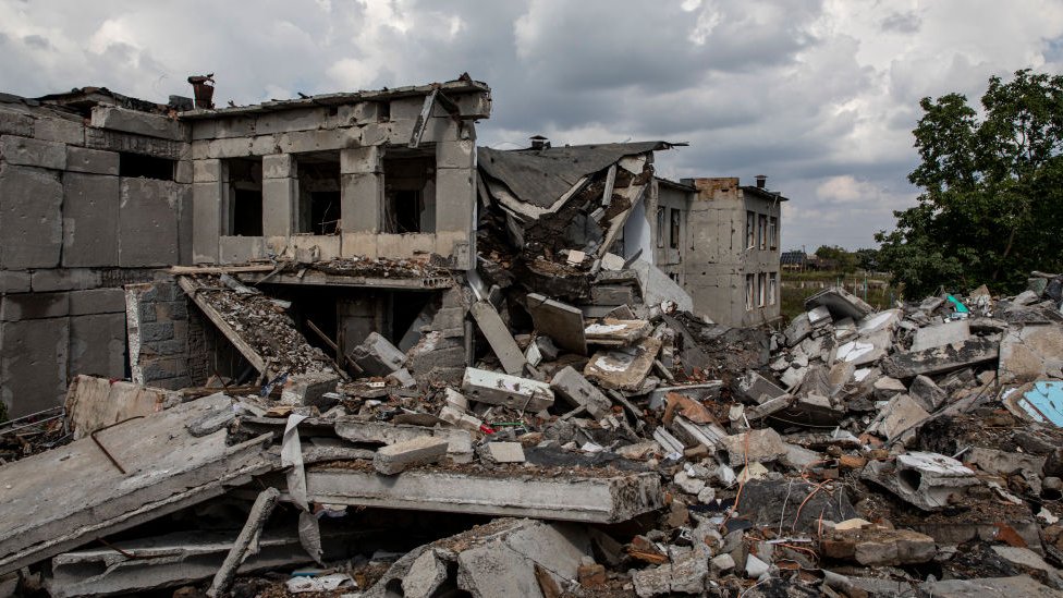 Escuela destruida en Mykolaiv Oblast por un ataque aéreo ruso