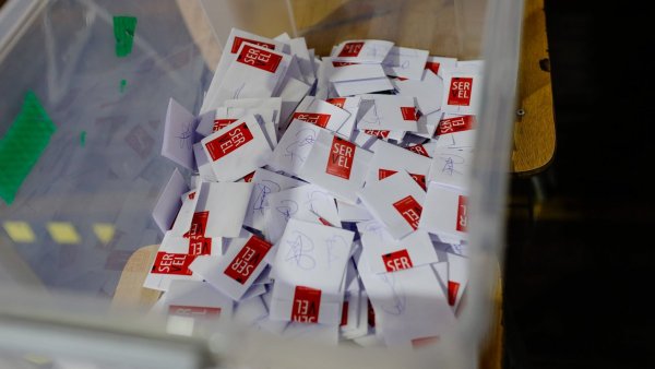 Se espera que entre las 18:30 y 19:00 horas sea el primer cómputo del Servel