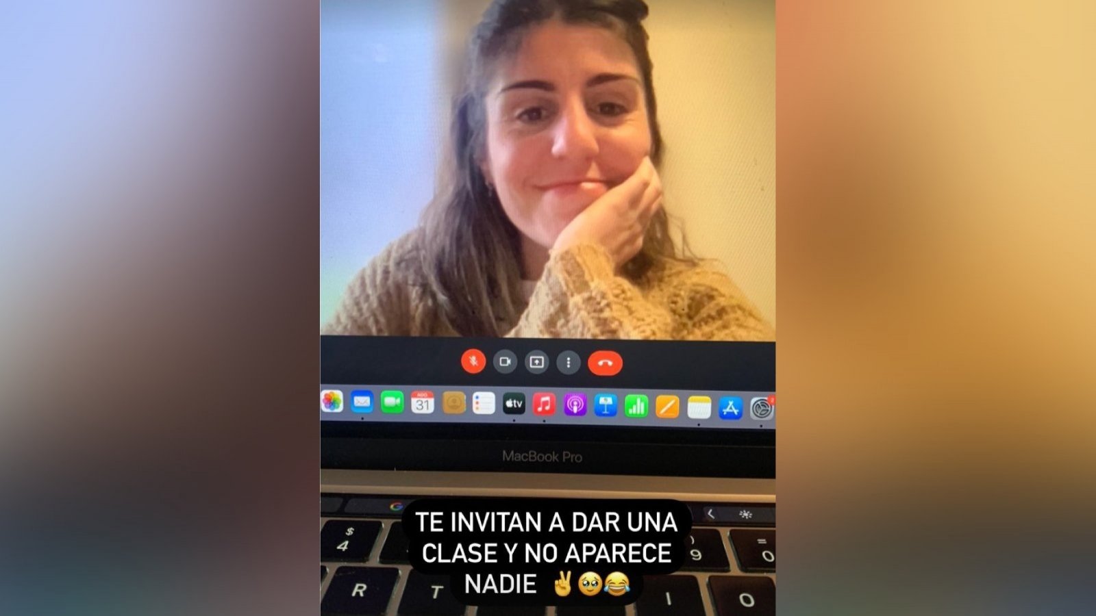 Rosario Ahumada publica foto en donde cuenta que no se conectó nadie al taller que iba a dictar