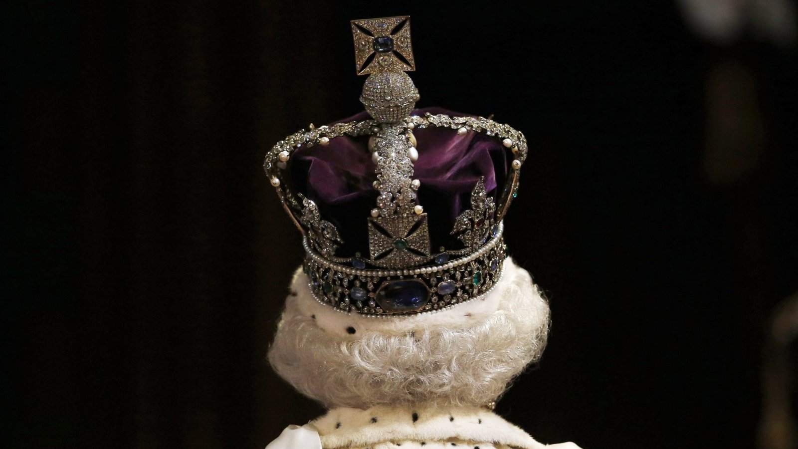 ¿Quién es el heredero de la Reina Isabel II?
