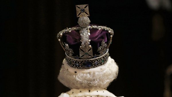 ¿Quién es el heredero de la Reina Isabel II?