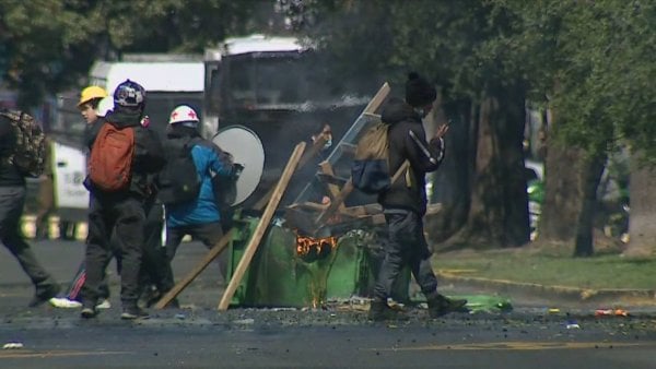 Incidentes se registran afuera del Liceo de Aplicación