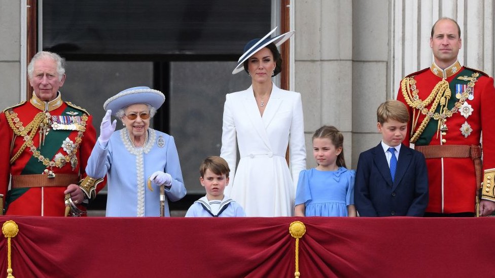 La familia real en el palacio de Buckingham