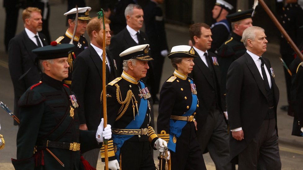 El rey Carlos III, su hermana, la princesa Ana y los príncipes Andrés y Eduardo.