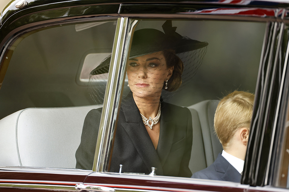 Catherine Middlenton, esposa del William, príncipe de Gales, llegando al funeral de Estado de la reina Isabel II.