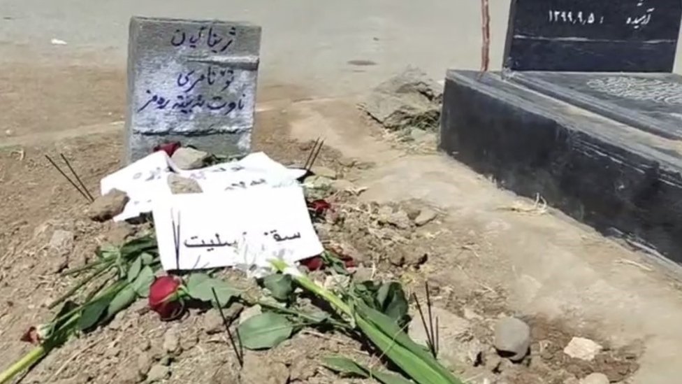 La lápida de Mahsa Amini