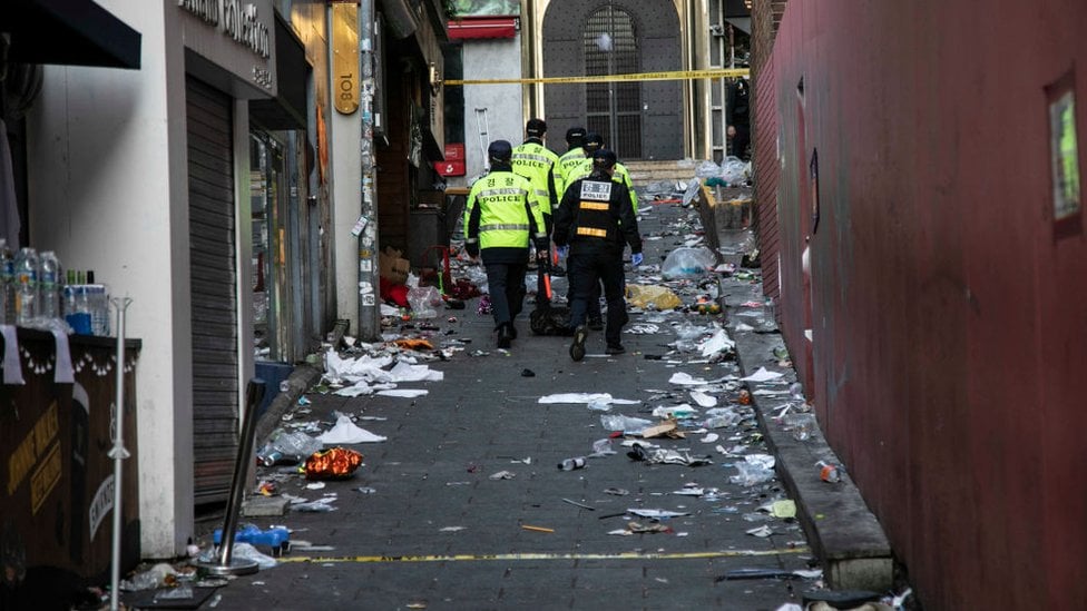 Las autoridades analizan el lugar de la tragedia