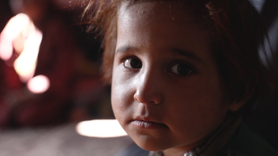 El rostro de una niña de 4 años llamada Nazia