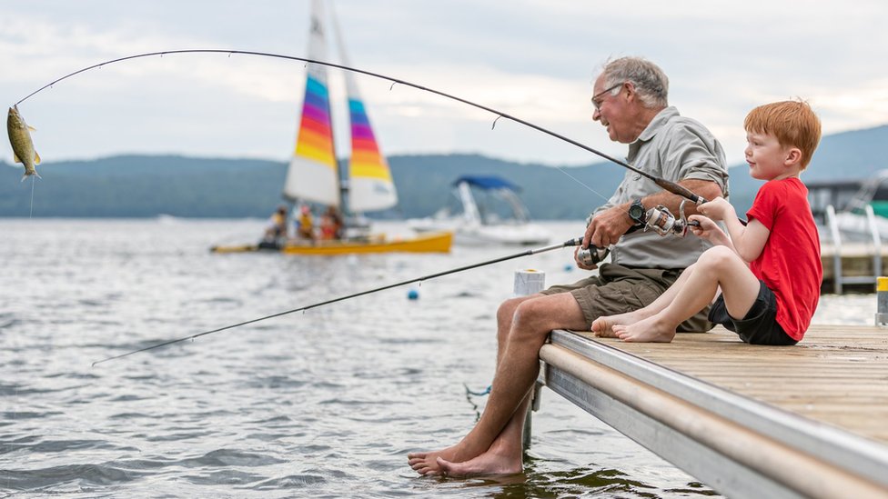 Un abuelo y su nieto en Quebec