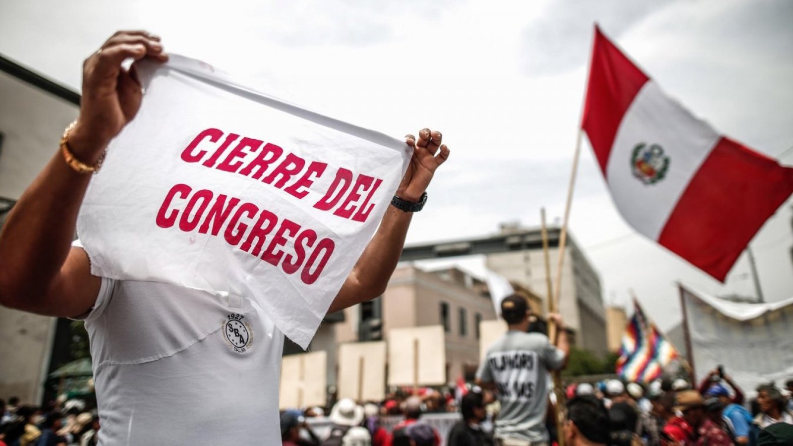 Minuto a minuto: crisis política en Perú tras decisión de Castillo de  disolver el Congreso | 24horas
