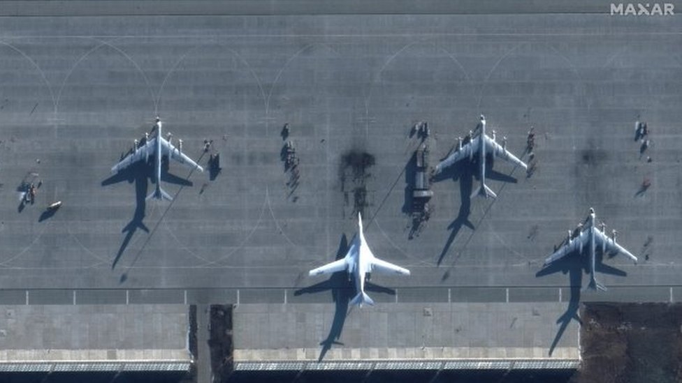 Aviones en la base aérea rusa de Engels.