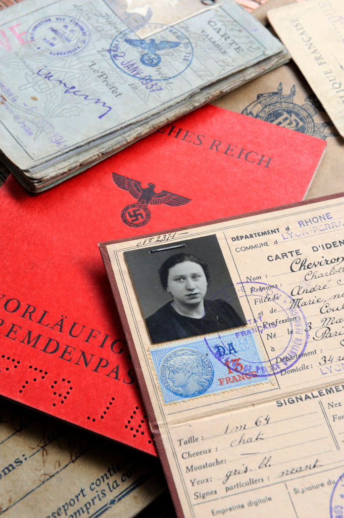 Documentación falsificada por Adolfo Kaminsky.