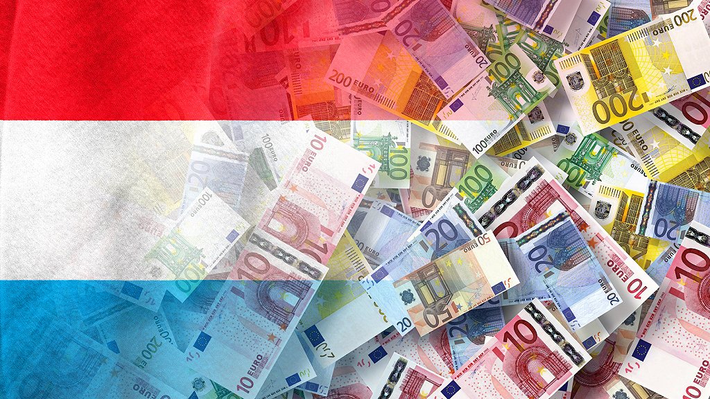 Bandera de Luxemburgo y euros