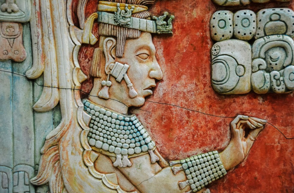 Un jeroglífico maya en Palenque