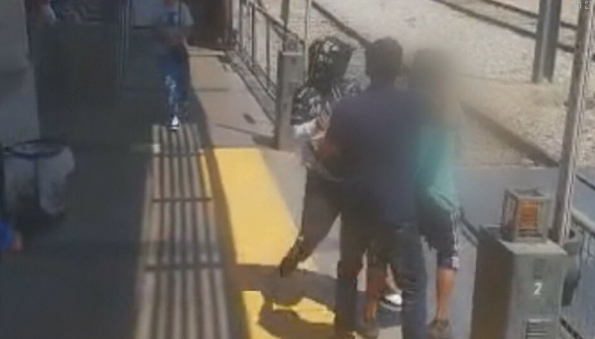 Violenta pelea en Metro de Valparaíso terminó con un apuñalado | 24horas