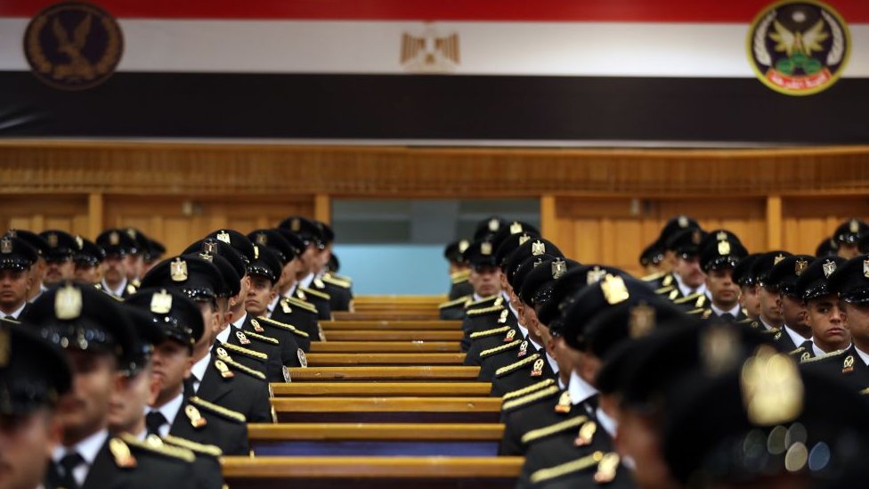Oficiales de la policía egipcia en la academia.