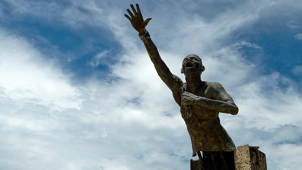 Monumento al esclavo fugitivo Benkos Biohó, fundador de San Basilio de Palenque.