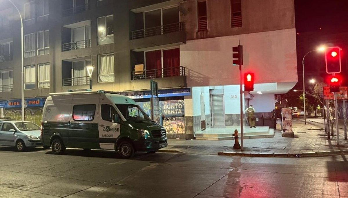Hombre fue asesinado al interior de un departamento en Santiago Centro ...