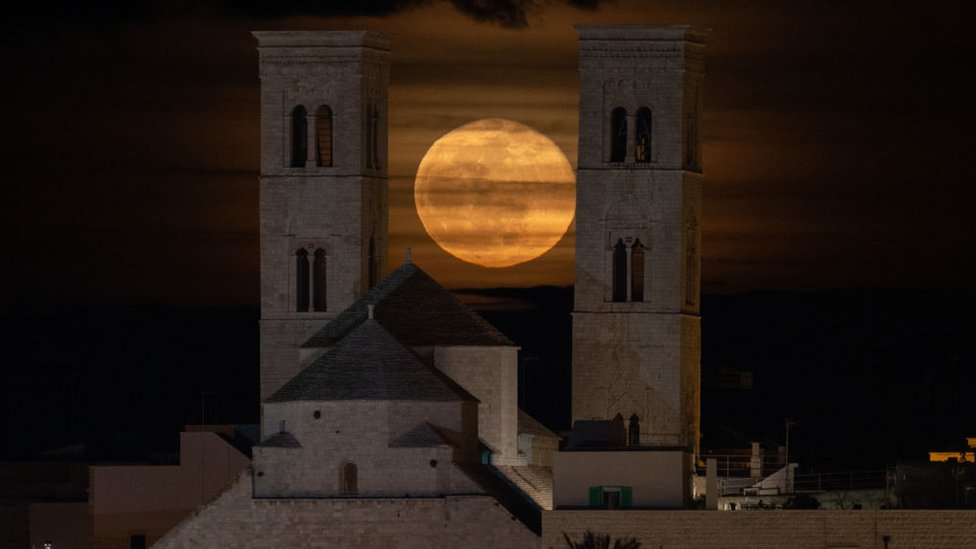 La luna llena en Italia