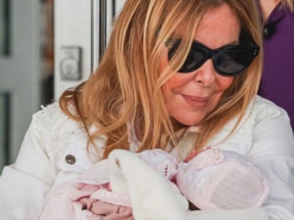 Polémica por actriz que se transformó en madre y abuela a la vez