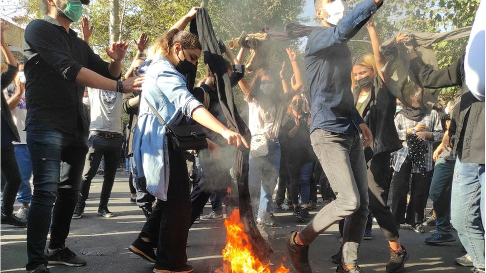 Manifestantes en Teherán (10/01/22)