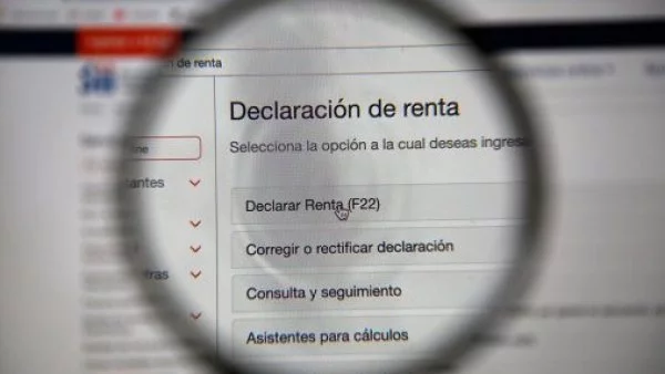 Lupa enfocando a página web del SII