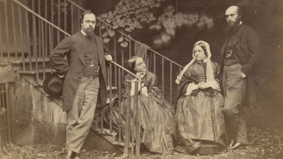 La familia Rossetti (de izq. a der.): Dante Gabriel, Christina, su madre y William Michael