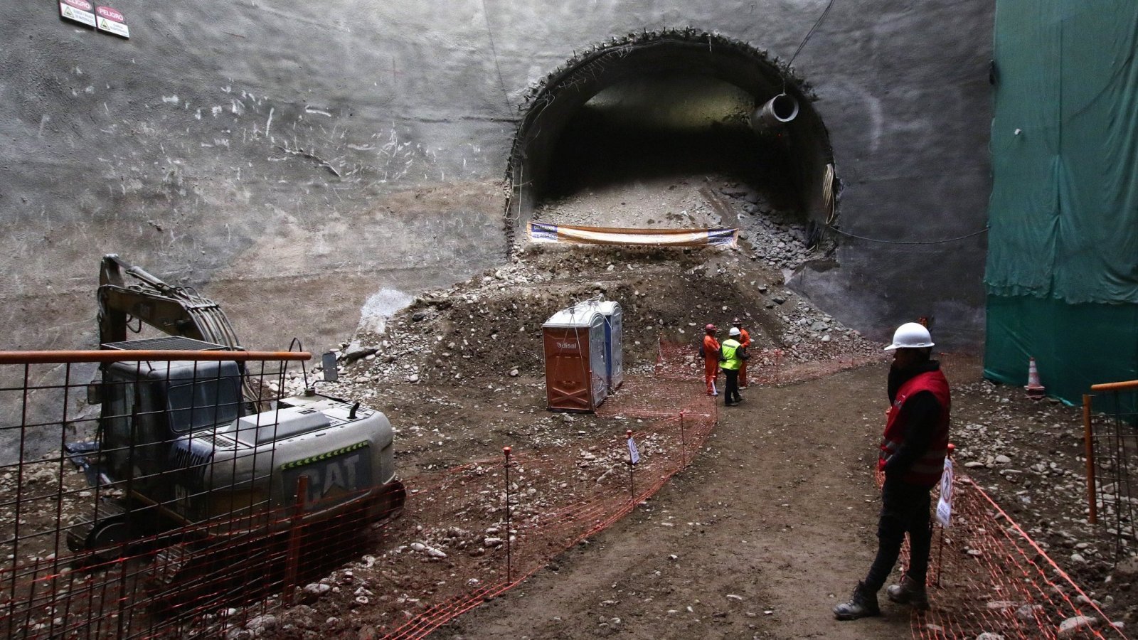 Construcción subterránea de la Línea 7 del Metro de Santiago.