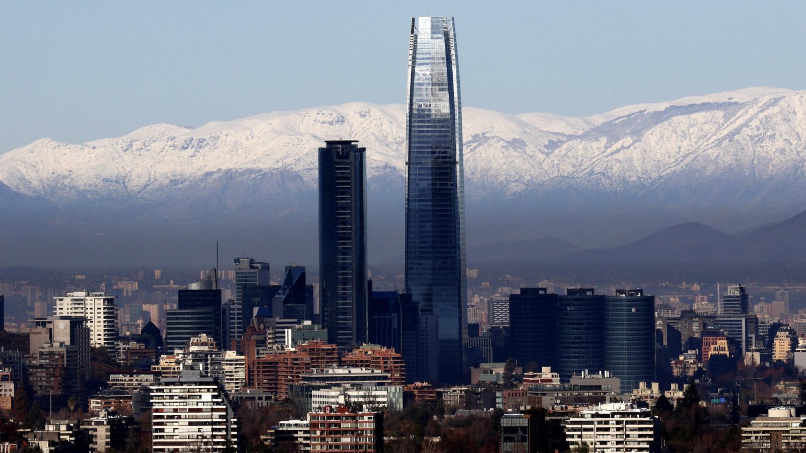 Vista del Costanera Center, en Santiago