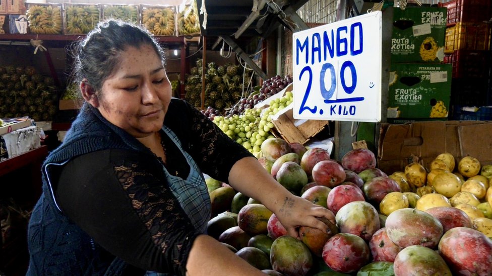 Gladys organiza unos mangos