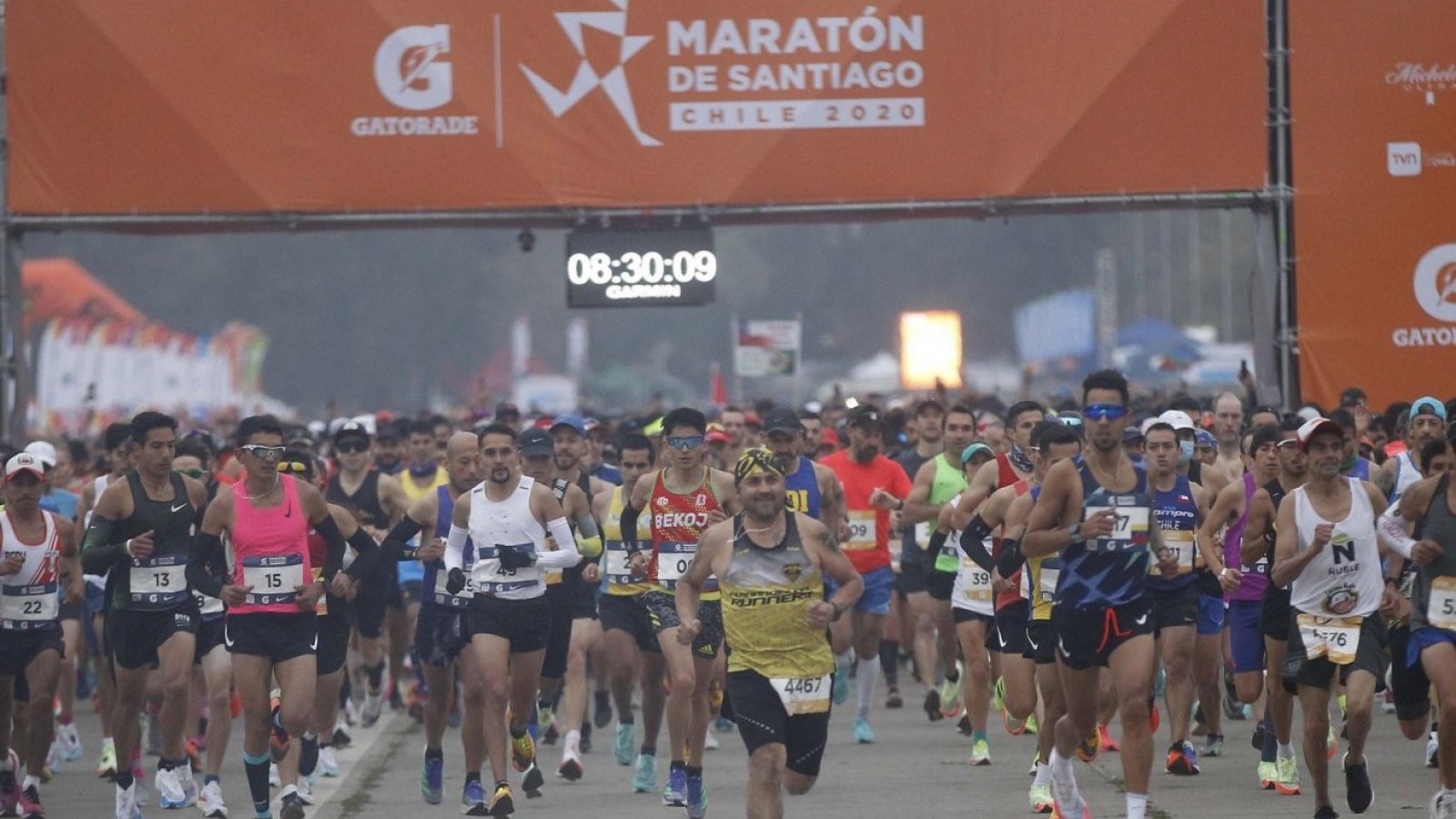 Corredores en Maratón de Santiago 2023