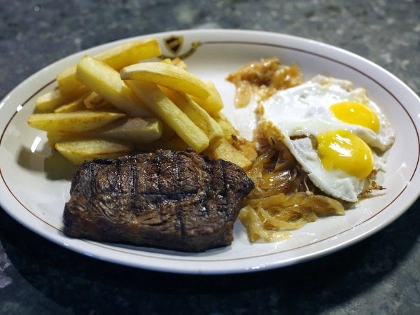 Foto de un bistec a lo pobre
