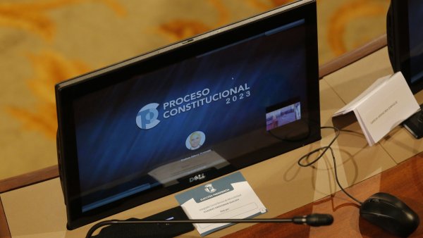 Computador con una imagen que dice 