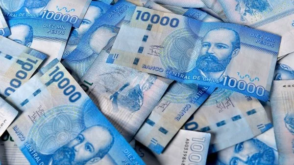 Billetes de 10 mil pesos.