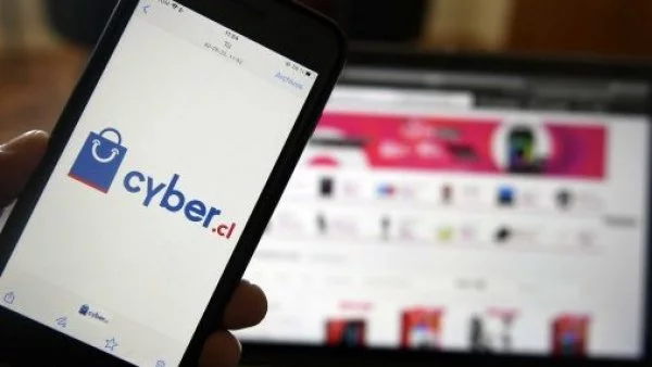 CyberDay.cl visto en un celular.