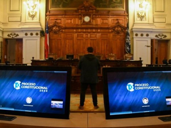 Computador con la imagen de proceso constituyente.