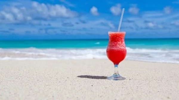 Trago en una playa del caribe.