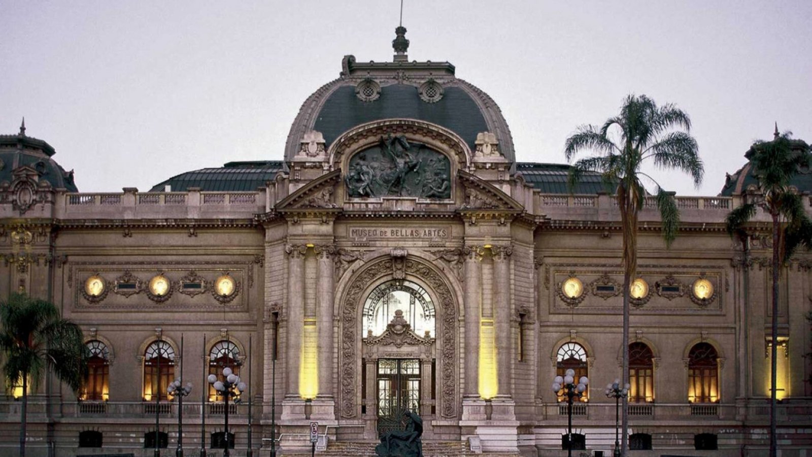 Frontis de Museo Nacional Bellas Artes