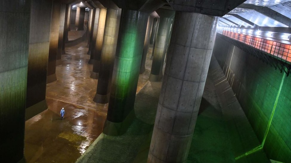 El tanque conocido como el "Partenón", ubicado en Kasukabe, prefectura de Saitama.