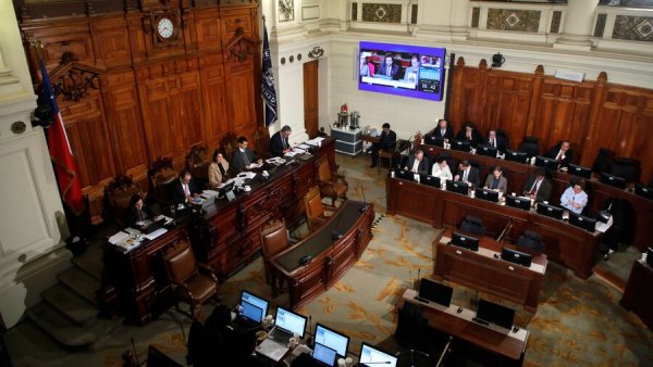 Comisión Experta sesionando en pleno.
